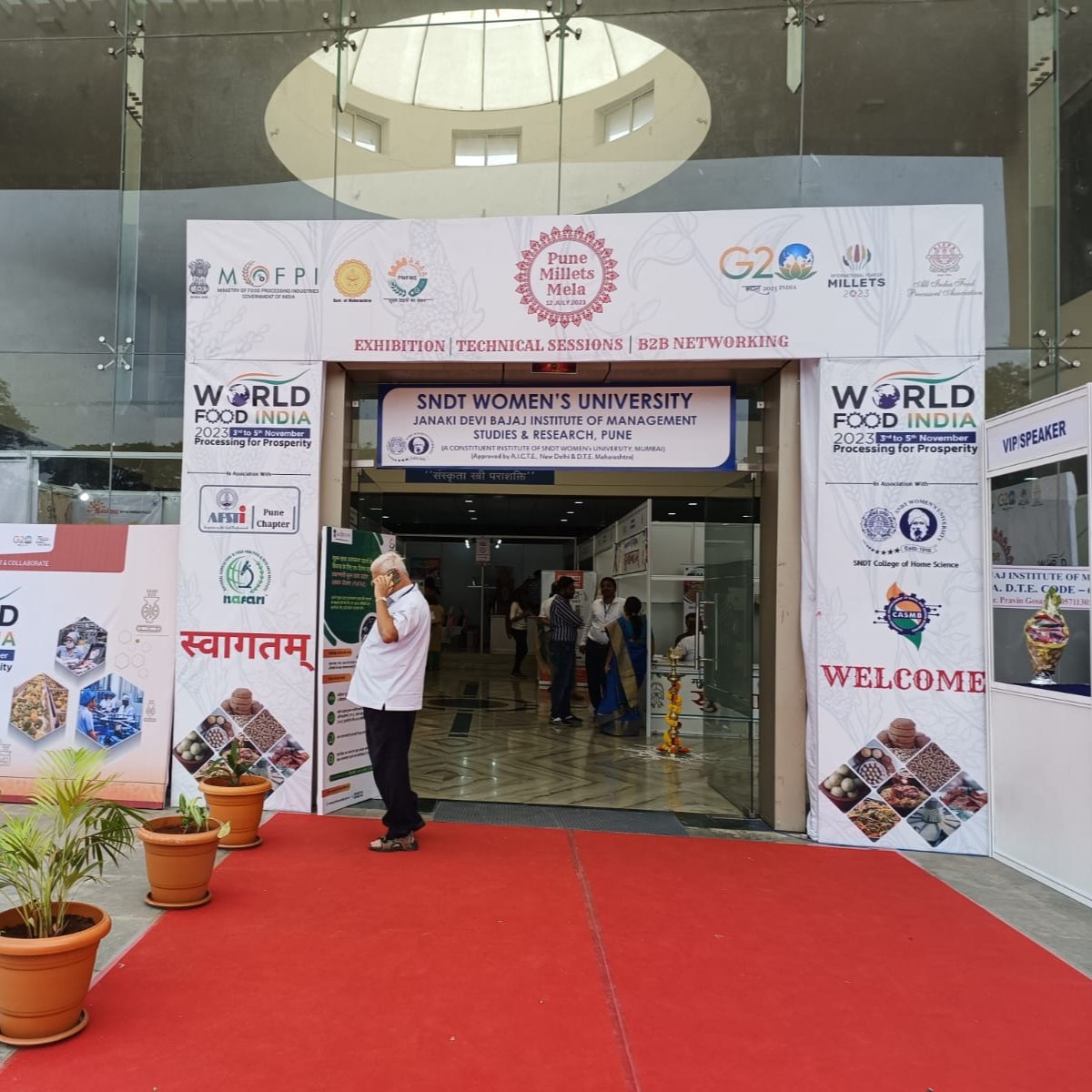 Entry Arch Kaman