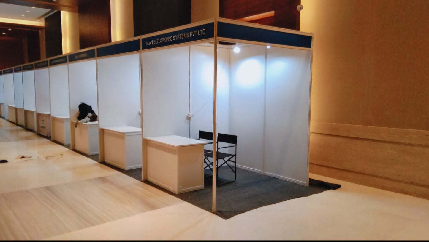 Octonorm 2x2 Stall Cabin Green Room