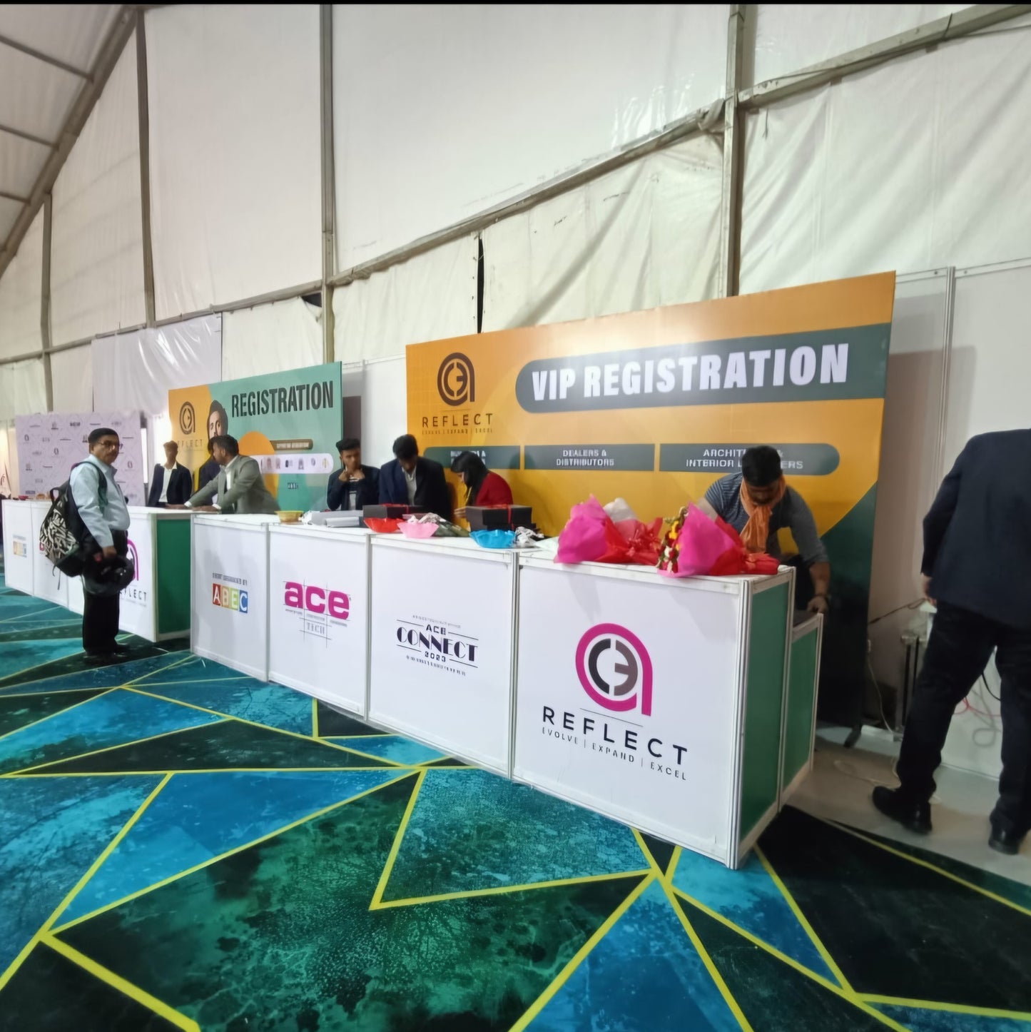 Octonorm Reception Desk