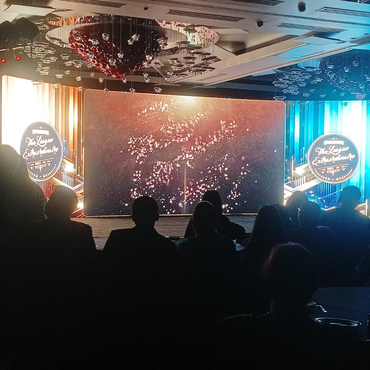 Curve LED Screen
